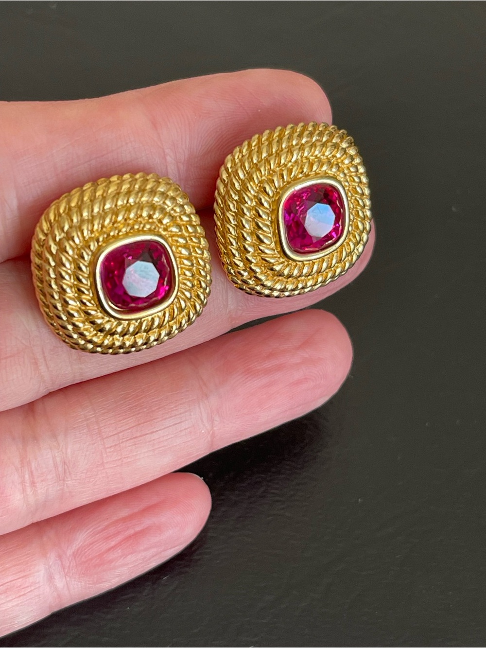 Vintage swan signed Swarovski Rope Frame Pink Crystal Stud Earrings - Picture 4 of 8